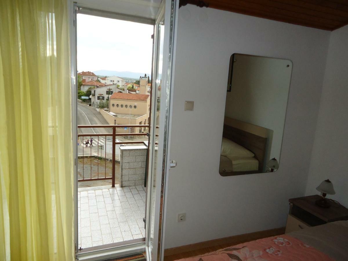 Apartments Matuc Malinska Exterior foto