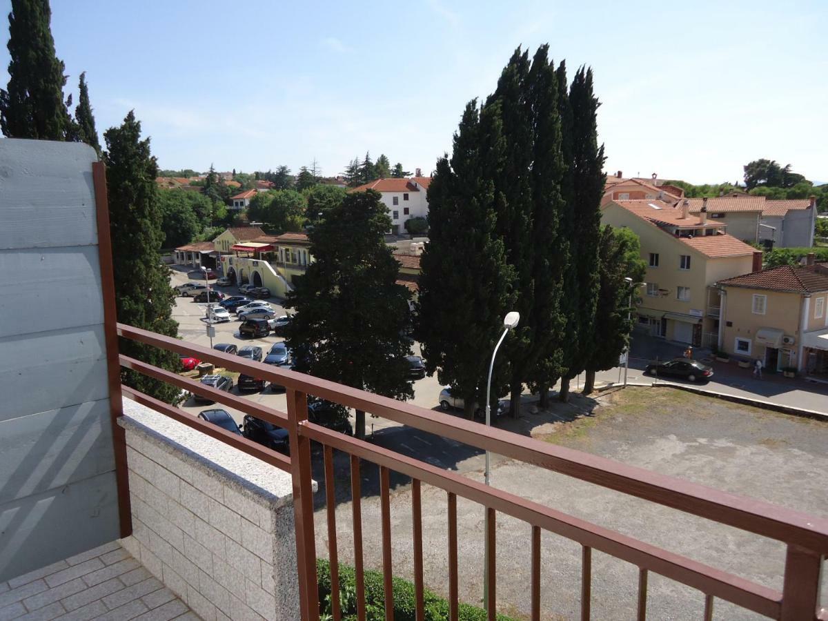Apartments Matuc Malinska Exterior foto